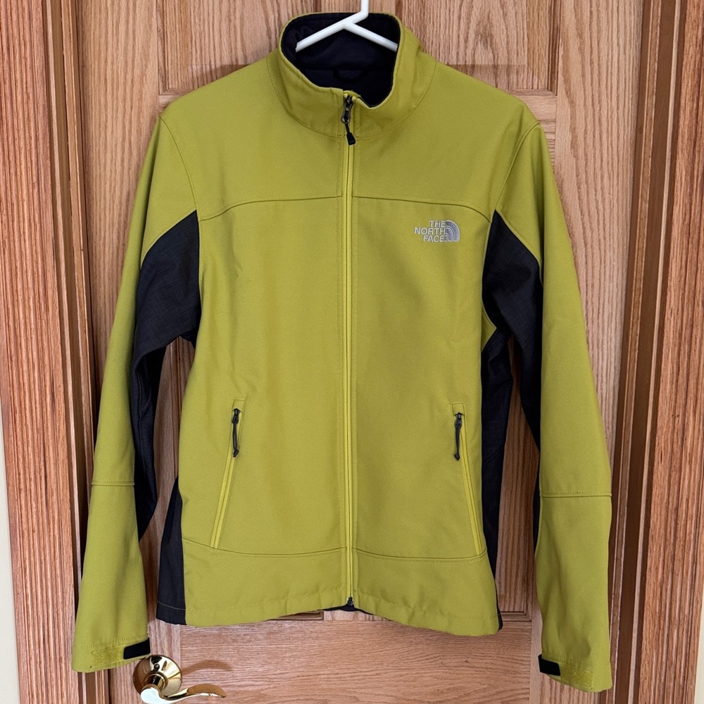 The North Green and Dark Gray Fleece lined Jacket. Men’s large